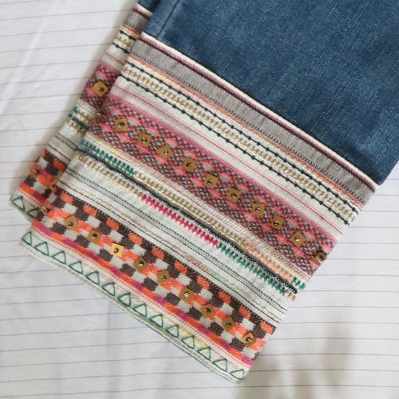 CHICO'S Embellished-Hem Girlfriend Crop Jeans 4 - Picture 4 of 13